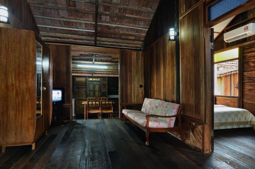 Oyo Home 90745 Desa Balqis Beach Resort Malacca Exteriör bild