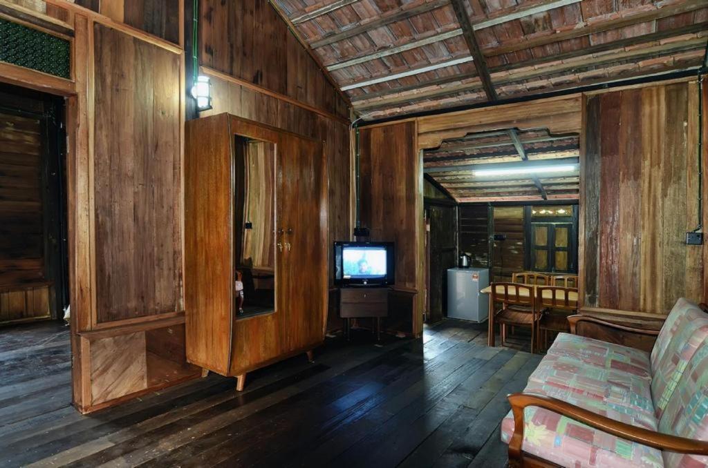Oyo Home 90745 Desa Balqis Beach Resort Malacca Exteriör bild