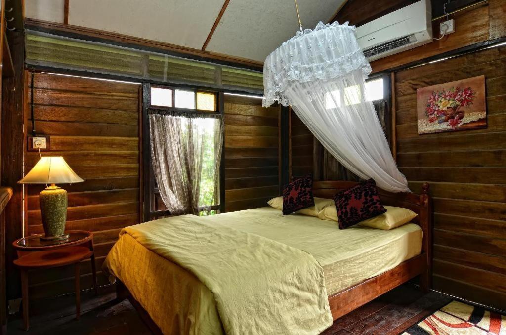 Oyo Home 90745 Desa Balqis Beach Resort Malacca Exteriör bild